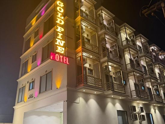 Gold Pine Hotel Lahore