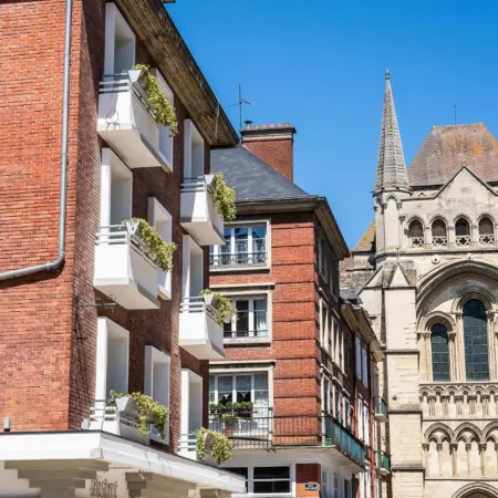 Brit Hotel Privilege Lisieux - la Villa des Arts