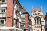 Brit Hotel Privilege Lisieux - la Villa des Arts Hotels in Fauguernon