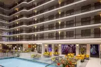 Embassy Suites by Hilton Anaheim North - balcón