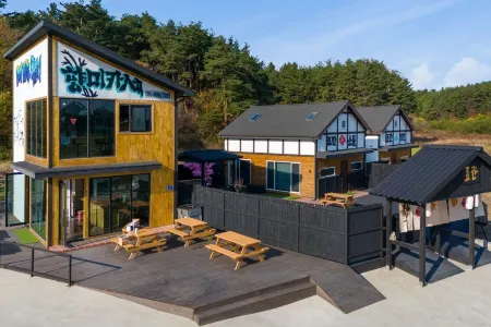 Gangneung Ryokan Sodolhyangho Отели рядом с достопримечательностью «Джумунджин- Бич»