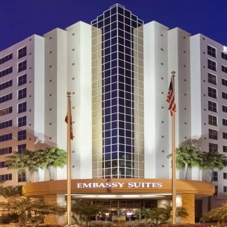 Embassy Suites by Hilton San Diego La Jolla Отели рядом с достопримечательностью «Институт Солк»