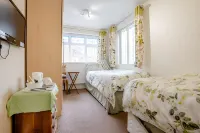 Steve's Place Hotels in Hinckley