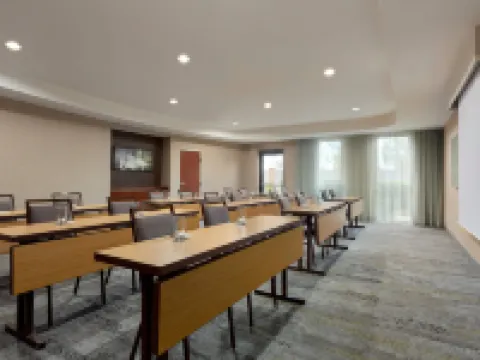 Courtyard Roseville Galleria Mall/Creekside Ridge Drive Hotels in Placer County