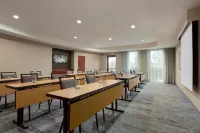 Courtyard Roseville Galleria Mall/Creekside Ridge Drive Отели в г. Розвилл