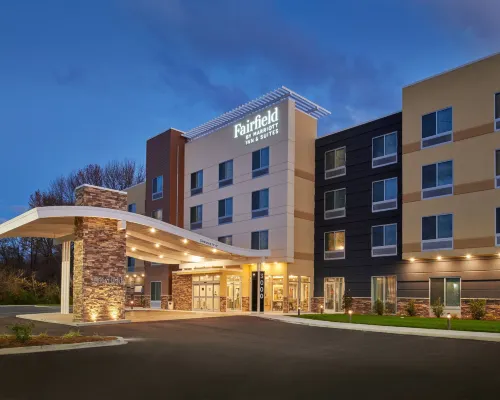 Fairfield Inn & Suites Louisville Jeffersonville Hotels in Clark County