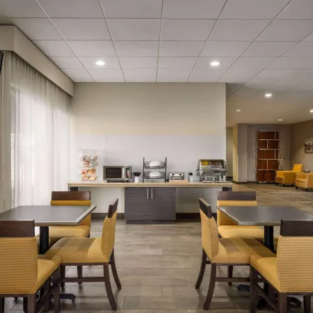 AmericInn by Wyndham Rochester Near Mayo Clinic