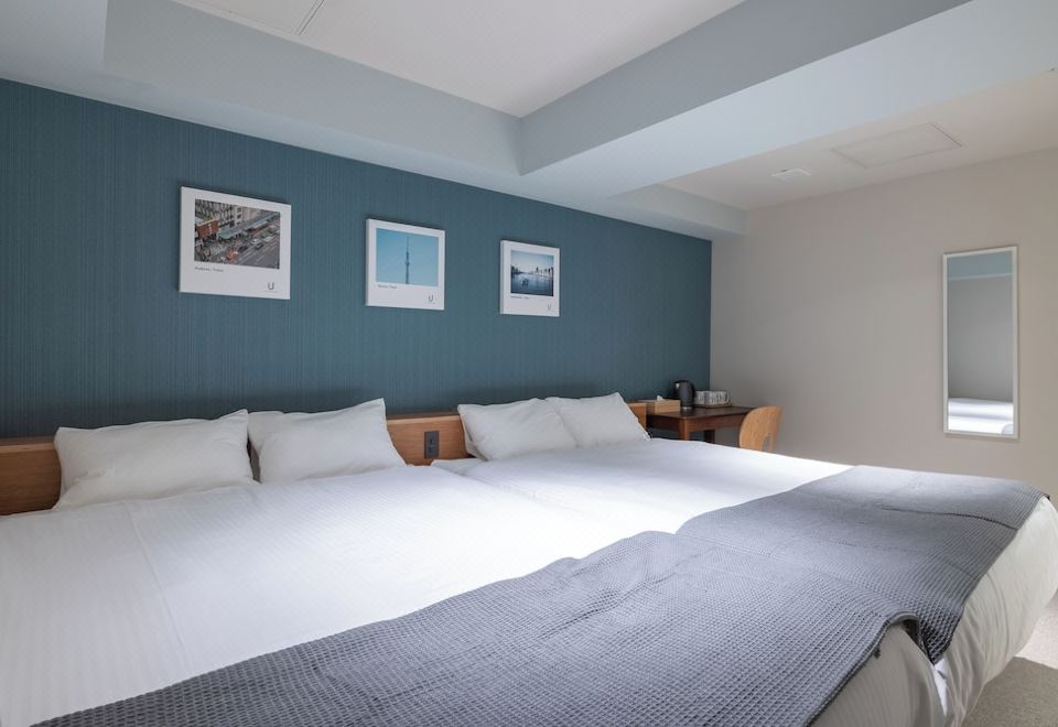 5. Hotel Re..