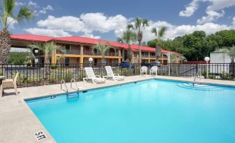 Super 8 by Wyndham Defuniak Springs