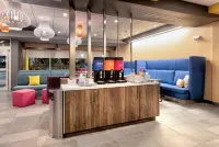 Tru by Hilton Austin NW Arboretum