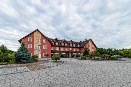 Hotel Fero Express Pokoje Klimatyzowane AC Отели в г. Paszkowka