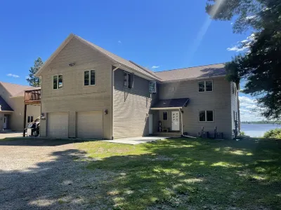 Lake Mohawksin Shores Unit C, Upper One bedroom Lakeside Apartment
