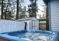 NEW Cozy Nat'l Park Inspired 4-Bedroom Cottage w/Hot Tub