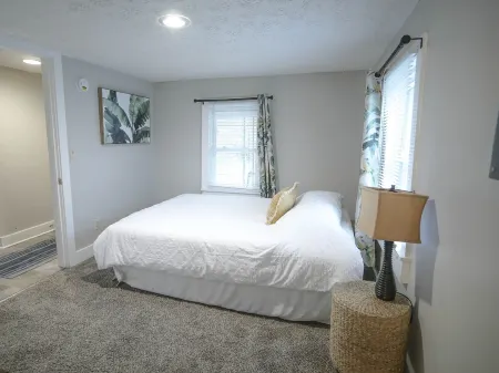 Lafayette's Accessible Abode Отели в г. Лафайетт