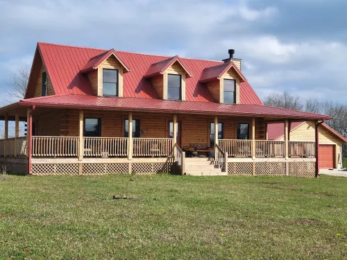 Brand new, beautiful log cabin in the heart of bourbon and horse country.