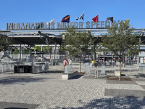 Iconic Speedway Location next to Indy 500 track, amenities, and restaurants 斯皮德韋酒店