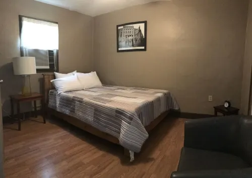 The Raccoons Den in the quaint Village of Aurora