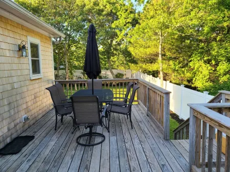 NEW! Edgartown 3 BR 2 Bath Newly Remodeled Home Отели в г. Эдгартаун