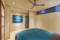Maui Modern North Shore Beach Condo - Walk to Mamas Fish House! AC, Fast WiFi