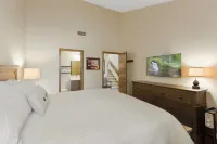 Cozy Mtn Retreat minutes from Sapphire Valley Resort. Renovated. Pet Friendly!