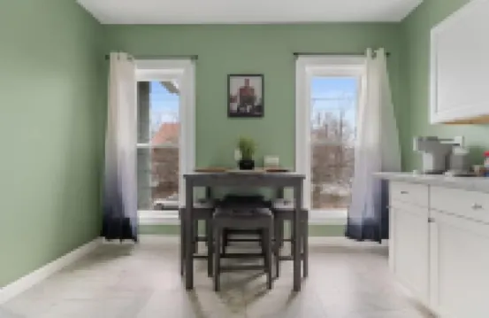 Comfortable 2 bedroom king suite/