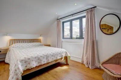 Contemporary Barn Norfolk/Suffolk Valley Hotels in 