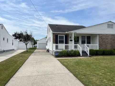 Spacious 4Br 2BTH, 2Floors 1/2 Mile to Beach. on Cape May Island