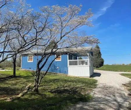 A quiet retreat nestled right in the Hoosier National Forest. Отели в г. Ойл Тауншип