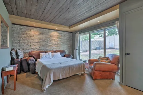 Renovated Open Floor Plan; Walk 2 Downtown & Shops