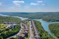 NO STAIRS•Next to SDC & Table Rock Lake•King Master• 2beds 2baths•20ft Patio