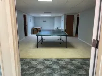 Beautiful Lake Front- Dock, Screened Porch, Clemson, Hiking, Kayaks, 5 Bedroom