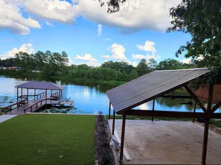 Your private fishing oasis in Big Sandy