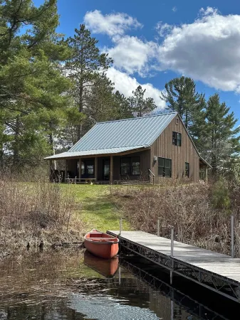 Big Sisu - Newly Remodeled Nordic Hideaway on Silverthorn Lake
