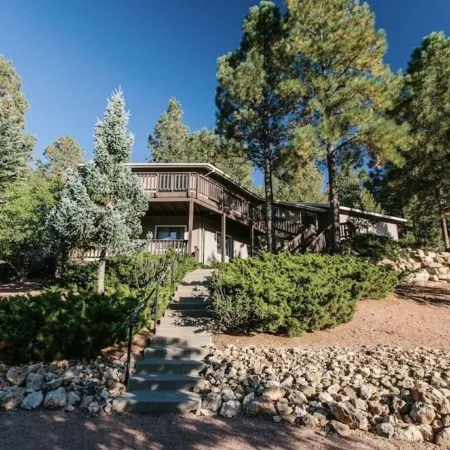 Incredible Mountain Views! Flagstaff home in Continental Country Club Sleeps 12