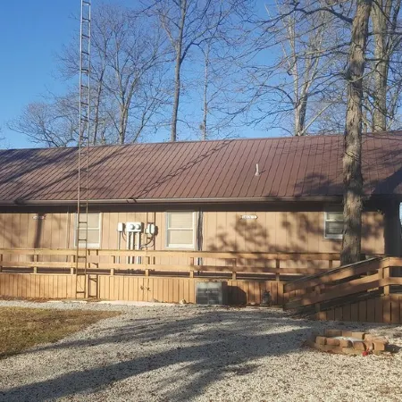 Peaceful Lake House Cabin 2, Kayaks Provided Free, Direct Water Access!