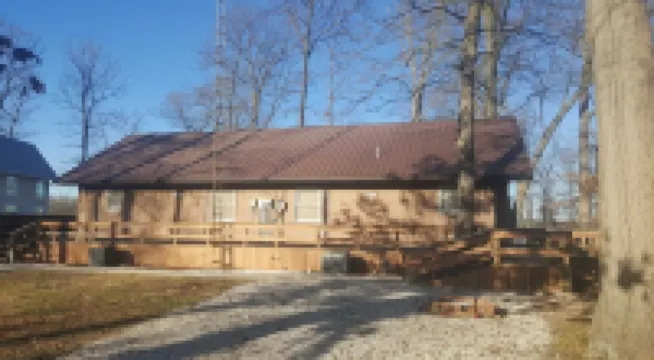 Peaceful Lake House Cabin 2, Kayaks Provided Free, Direct Water Access!