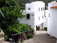 Quiet, bright apartment with stunning views in a small village, with WiFi