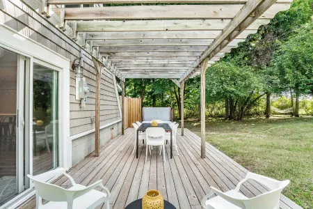 Applewood Lodge: Private A-Frame with Hot Tub Near Saugatuck & Lake Michigan