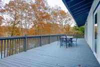 Family friendly Lakefront Home on a Wooded Lot - 30 min. to downtown Knoxville