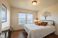 Amazing Views - Near Town - Secluded 2.5 Acres - Games - Pets Allowed