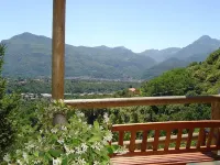 Prestigious Self Catering Holiday Villa For Rent in Barga, Lucca, Firenze, Các khách sạn ở Barga