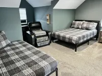 The Perfect Getaway - minutes to Cedar Point & Kalahari,  Fishing Boats Allowed!