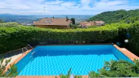 Villa Bellevue Corsanico, private pool and parking, easily accessible, sea view