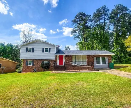 Amazing Women’s and Men’s Masters Tournament Rental- Fully Remodeled.