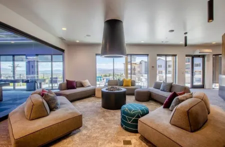 Designer Studio “The Vice Retreat”