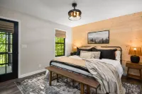 NEW UPSCALE RIVERFRONT RETREAT > Game Room-CoveredHotTub-Fiber-Private-Resort Các khách sạn ở Gilmer County