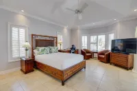 Paradise on Sugarloaf Key! 704-650-8105 Summer and Fall Low Rates. Hotels near Capt. Pete's Coconut Garden