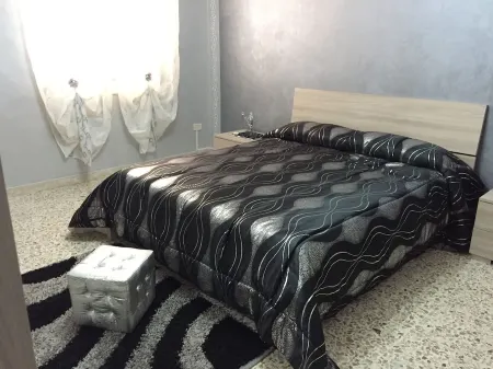 Casetta al Castello holiday home Отели в г. Наро