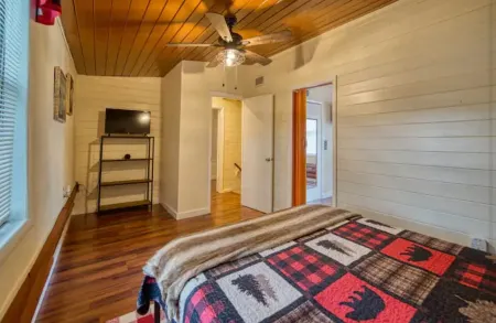 Unique cabin in the city pool home