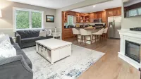 Enjoy a lovely summer retreat in Sag Harbor Village, 1 mile to Main Street